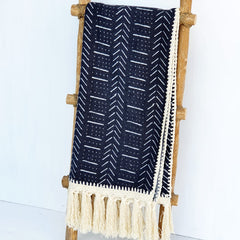 Black Cotton Throw with Arrow Pattern and Natural Fringe | 145×216cm