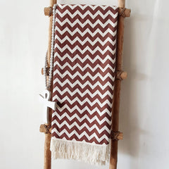Brown Cotton Throw with Zig-Zag Pattern and Natural Fringe | 125×195cm