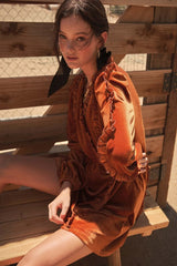 Caramel Brown Velvet Long Sleeve Dress｜V-Neck Waist-Fit Mini Dress｜Elegant Retro Autumn/Winter Outfit