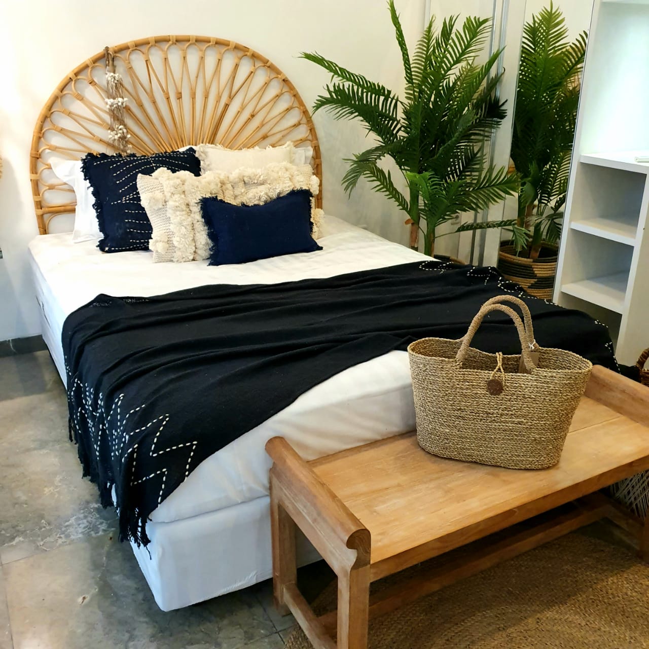 Black Raw Cotton Throw with White Stitch Pattern and Soft Fringe | 130×200cm