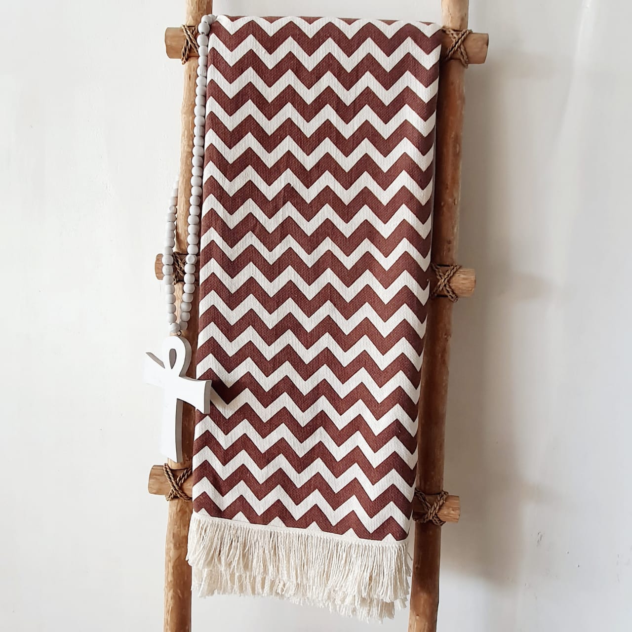 Brown Cotton Throw with Zig-Zag Pattern and Natural Fringe | 125×195cm
