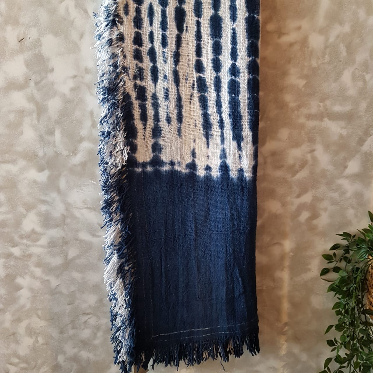 Blue & White Raw Cotton Tie-Dye Throw with Blue Fringe | 119×224cm