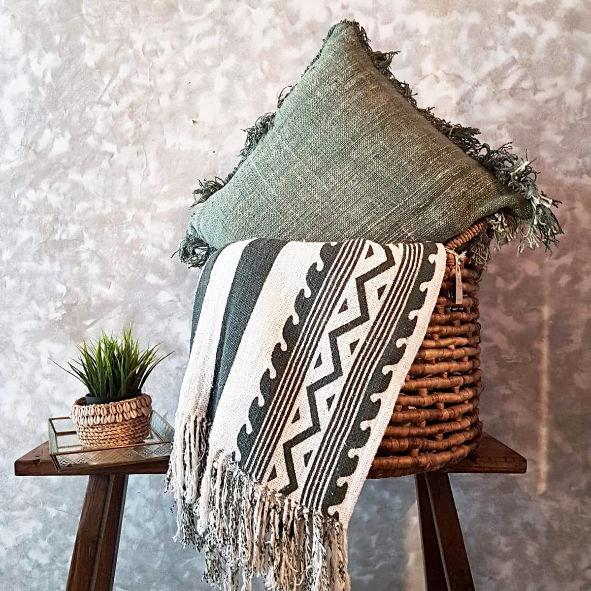 Green Pattern Raw Cotton Throw with Fringe | 125×195cm