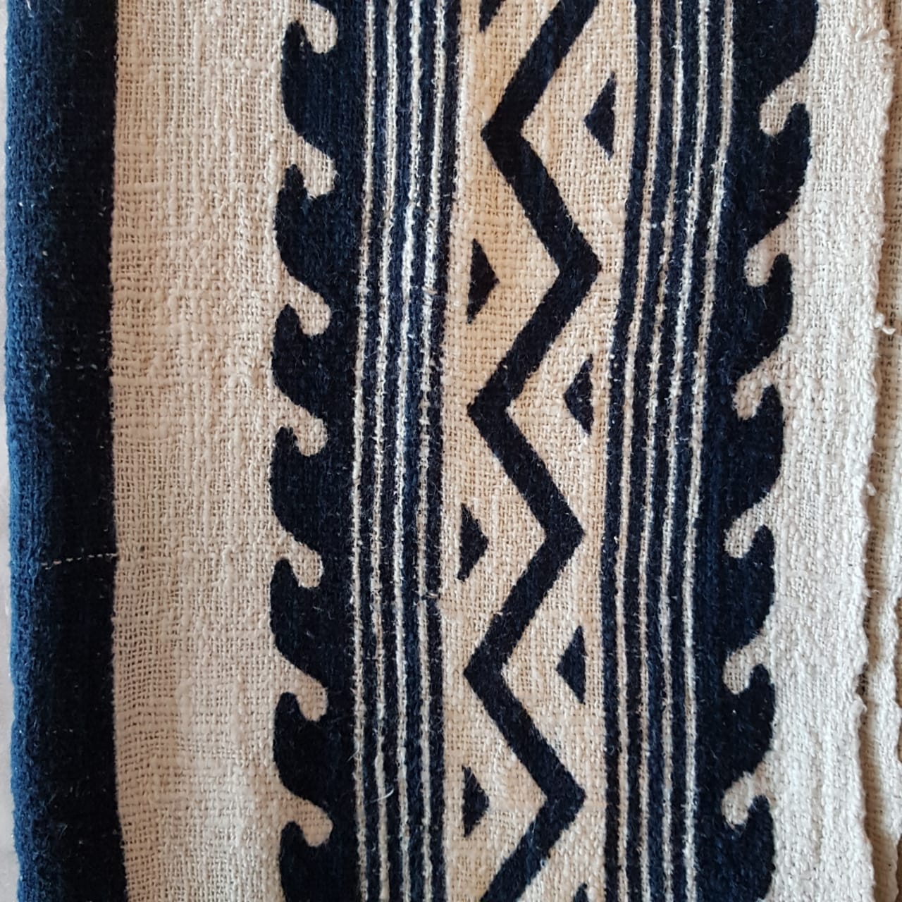 Navy Blue Tribal Pattern Raw Cotton Throw with Tassels | 140×200cm Boho-Inspired Woven Blanket