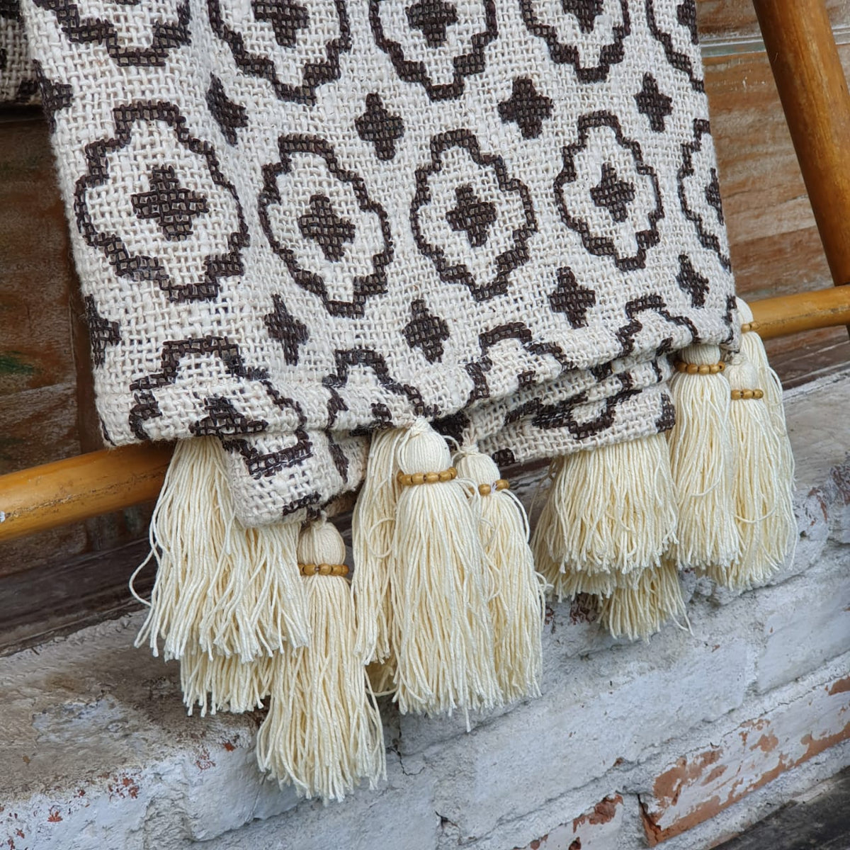 Woven Cotton Throw with Cross Pattern and Tassel Edge | 130×200cm