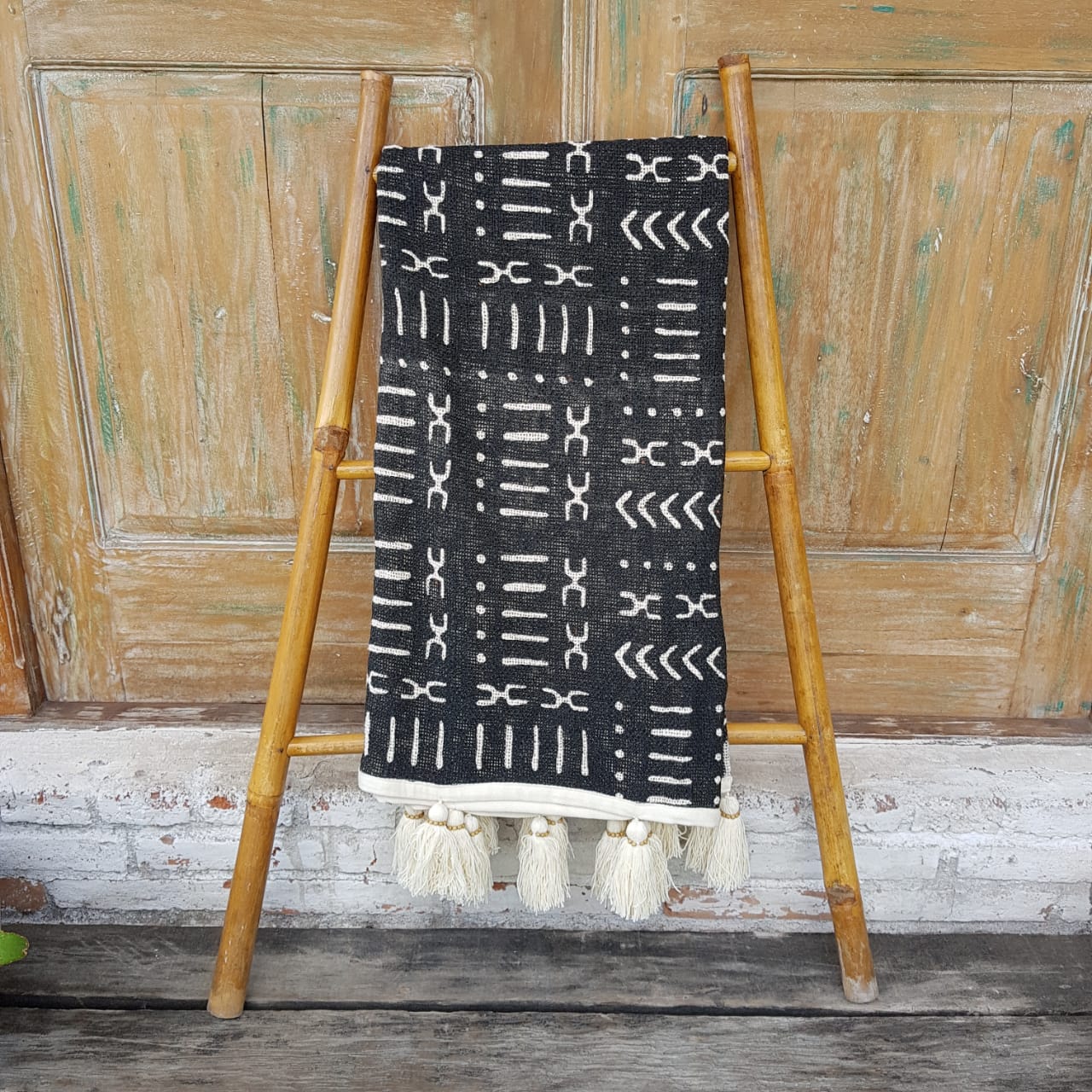Natural Cotton Throw with Abstract Motif and Beaded Tassels | 145×216cm