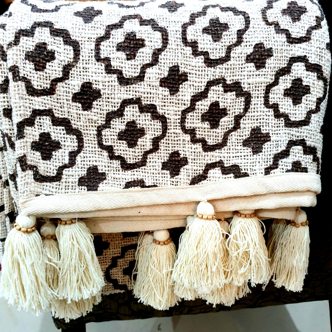 Woven Cotton Throw with Cross Pattern and Tassel Edge | 130×200cm